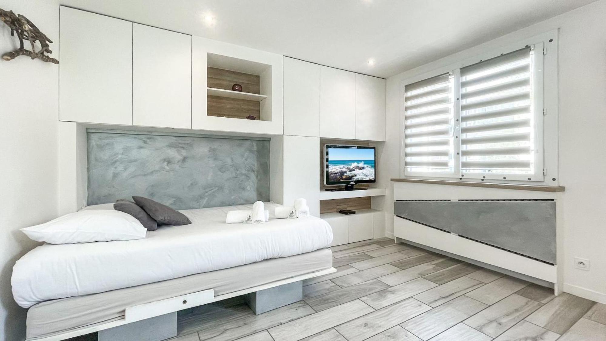 Homey Tidy - New / Proche Centre Annecy / Parking Gratuit / Logement Entierement Equipe Ngoại thất bức ảnh