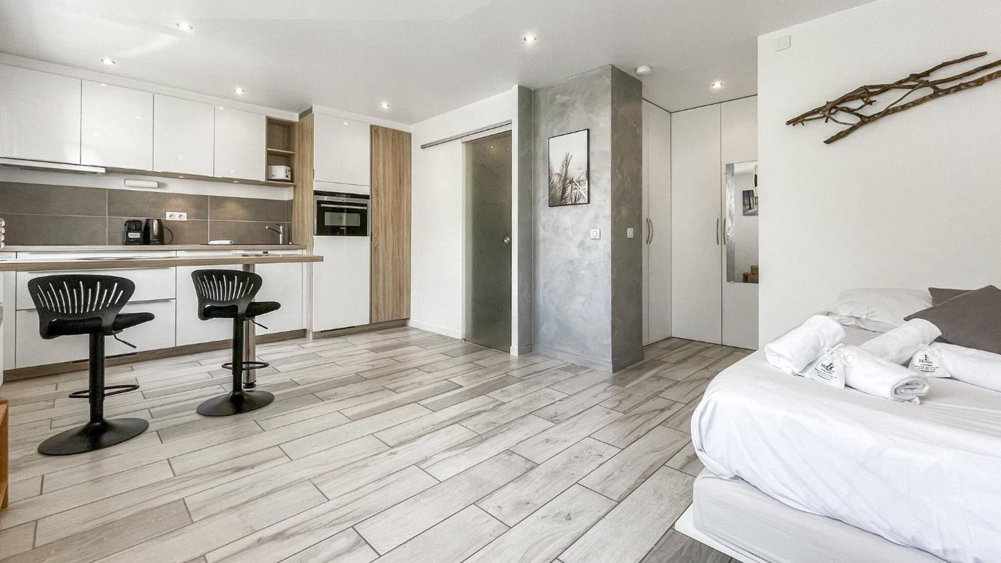 Homey Tidy - New / Proche Centre Annecy / Parking Gratuit / Logement Entierement Equipe Ngoại thất bức ảnh