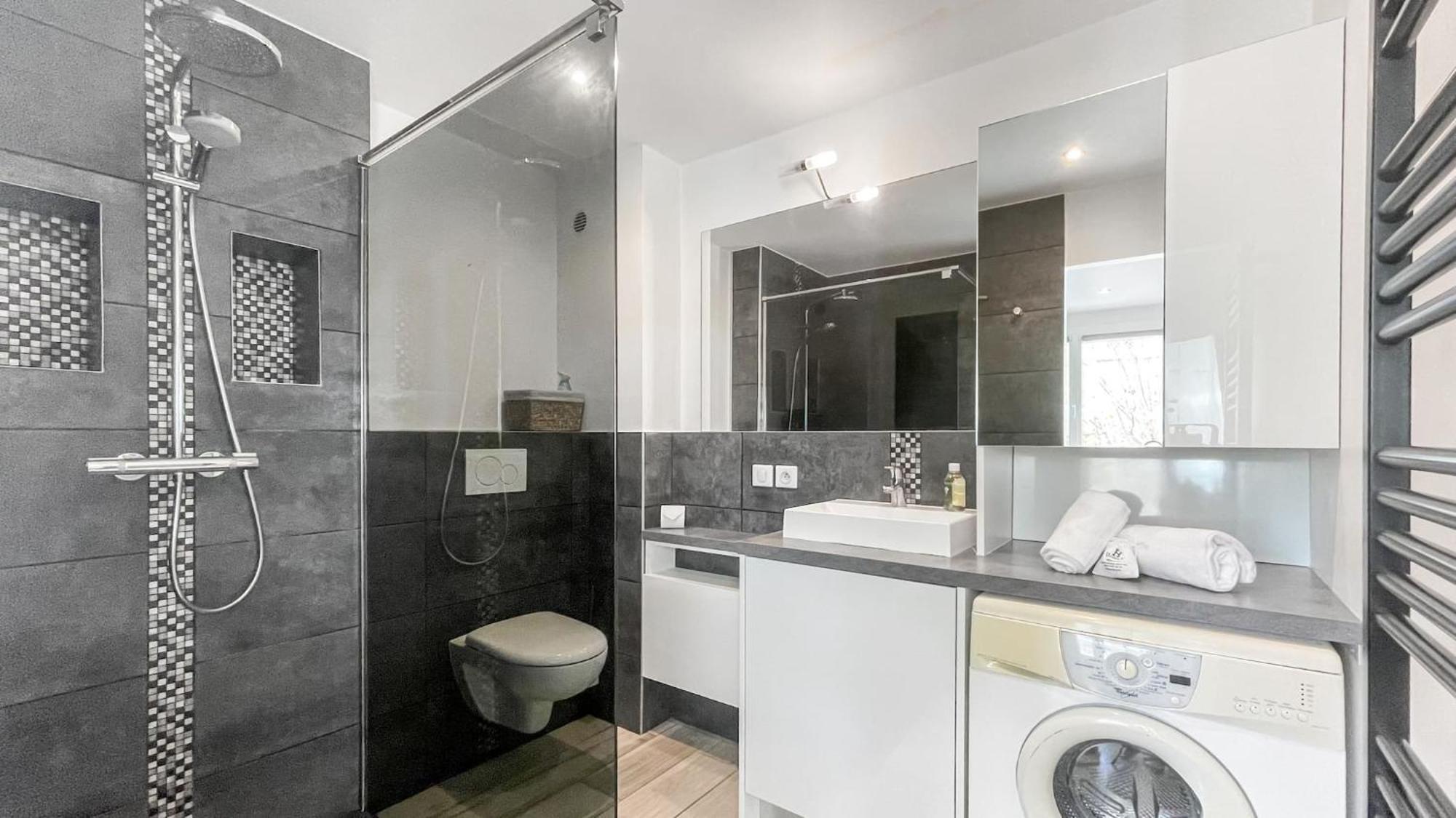 Homey Tidy - New / Proche Centre Annecy / Parking Gratuit / Logement Entierement Equipe Ngoại thất bức ảnh